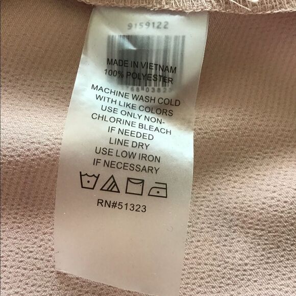 Vince Camuto Satin Long Sleeve Button Up Blouse Size Large New With Tag - Picture 8 of 9